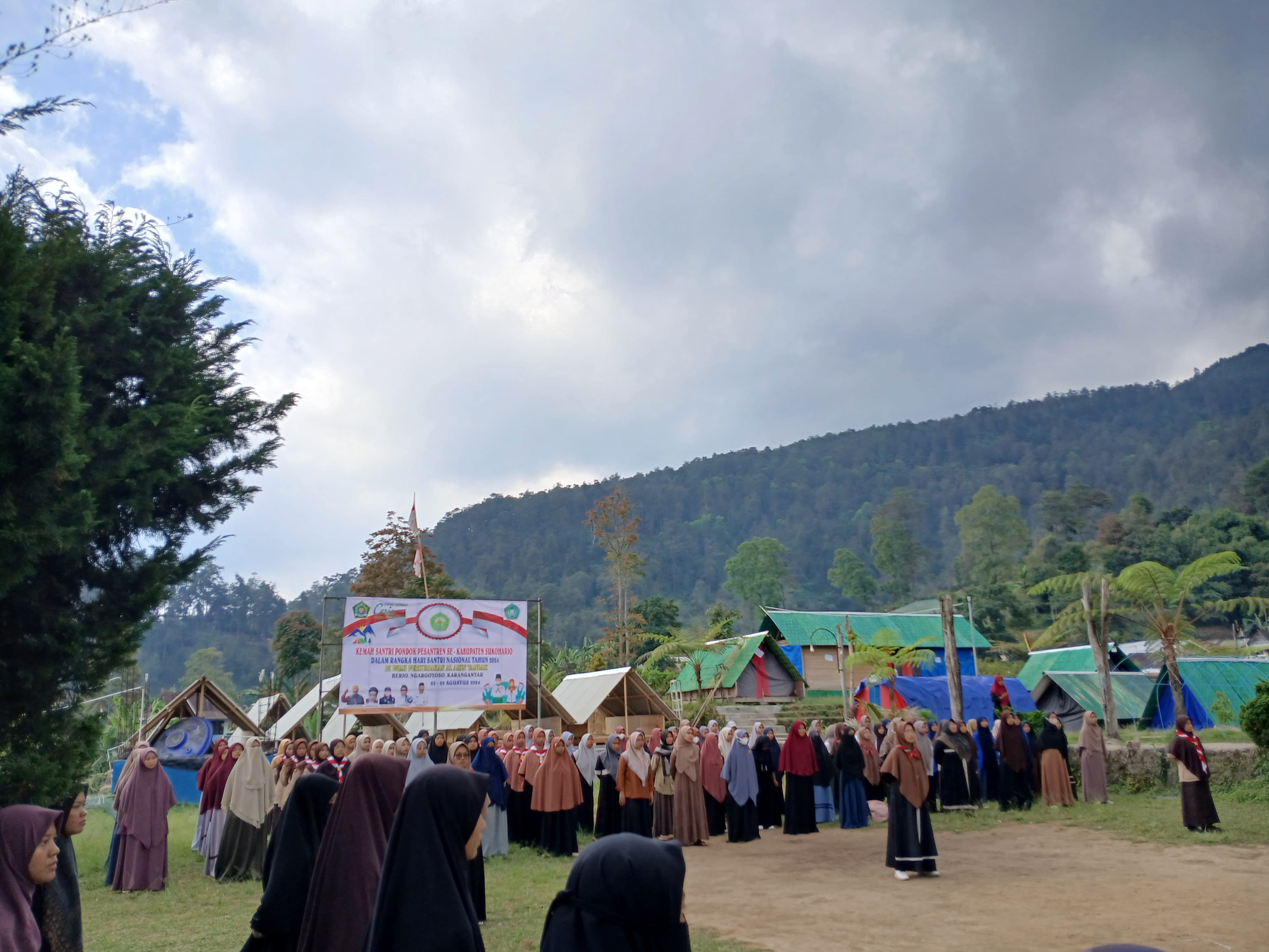 foto upacara kemah